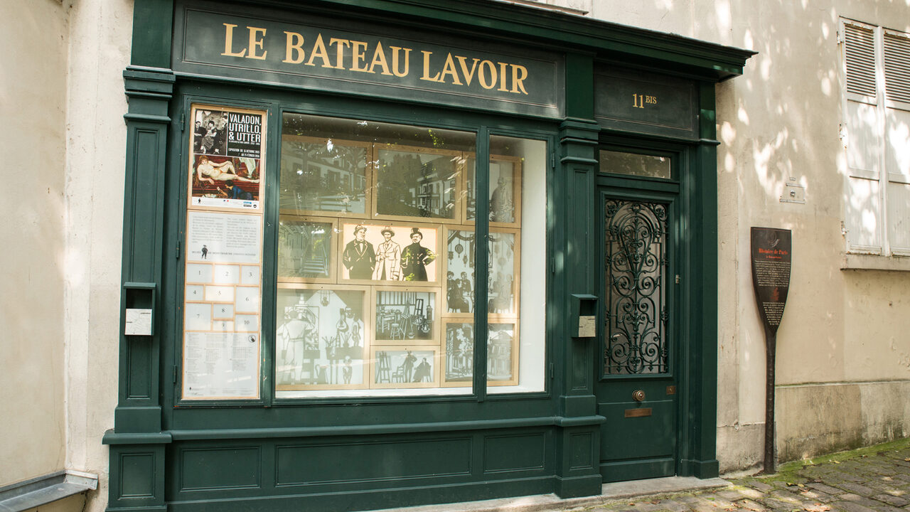 Place Émile Goudeau & Bateau-Lavoir, parada do tour em Montmartre