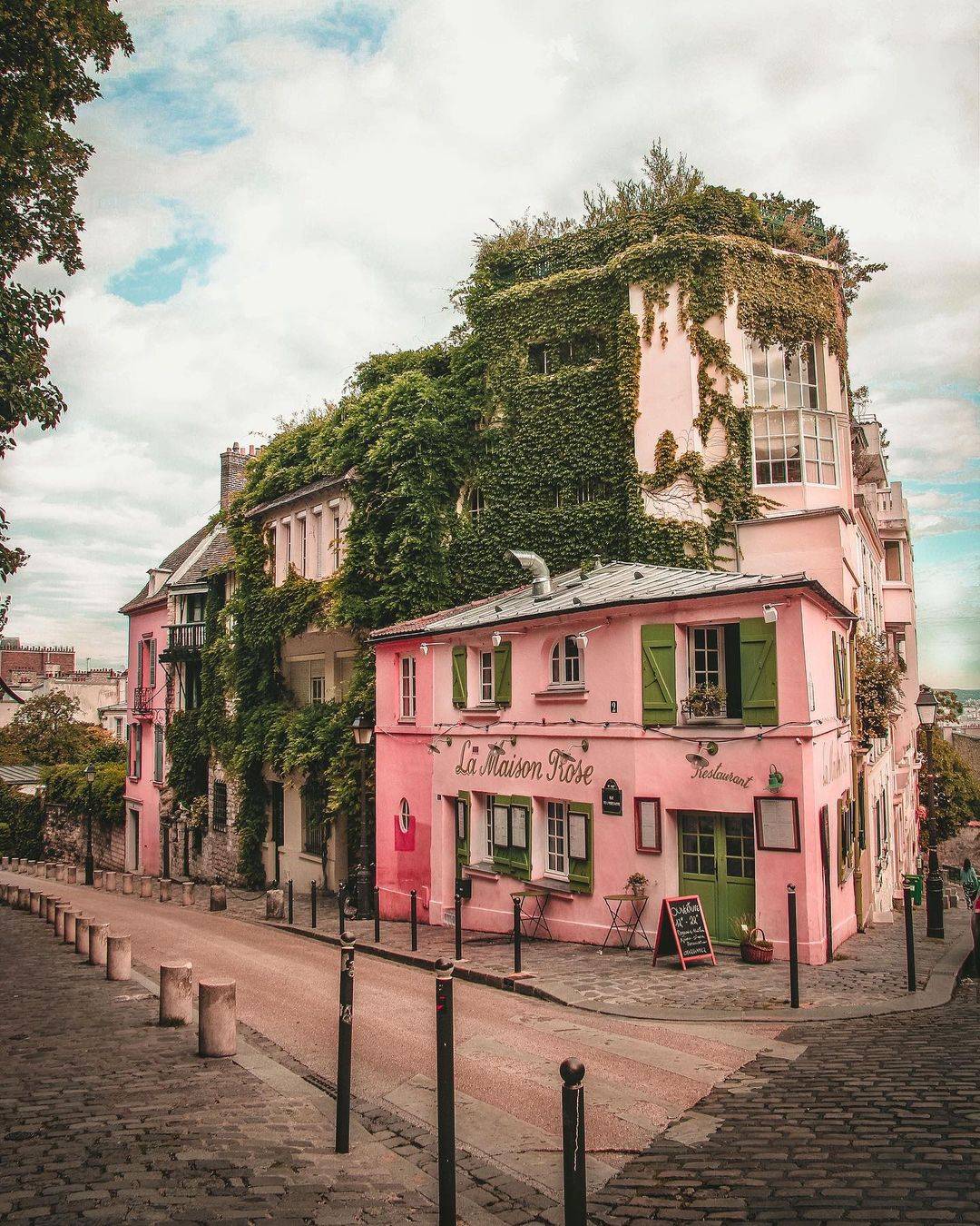 La Maison Rose, parada do tour em Montmartre