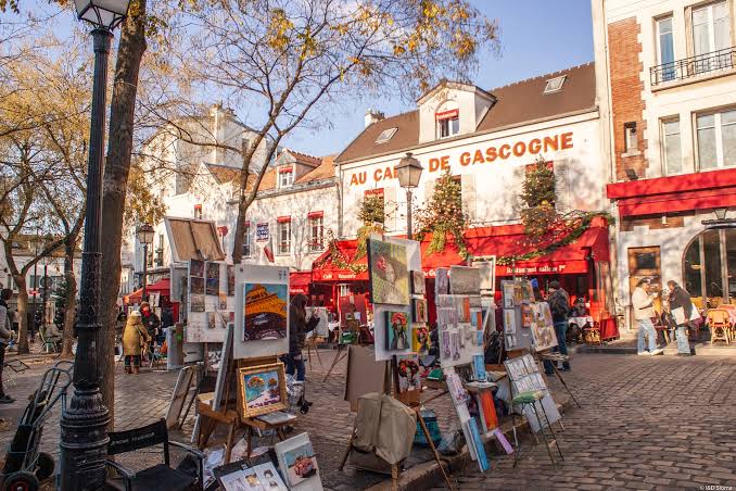 Place du Tertre, parada do tour em Montmartre